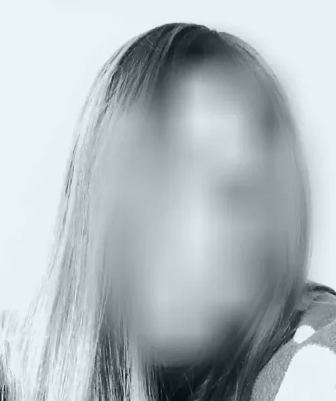 Amira, 34