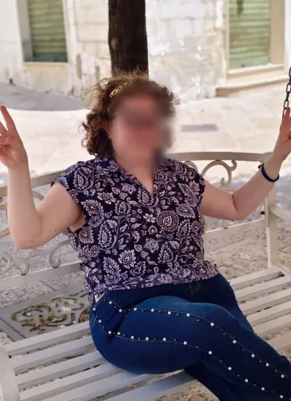 Amira, 27