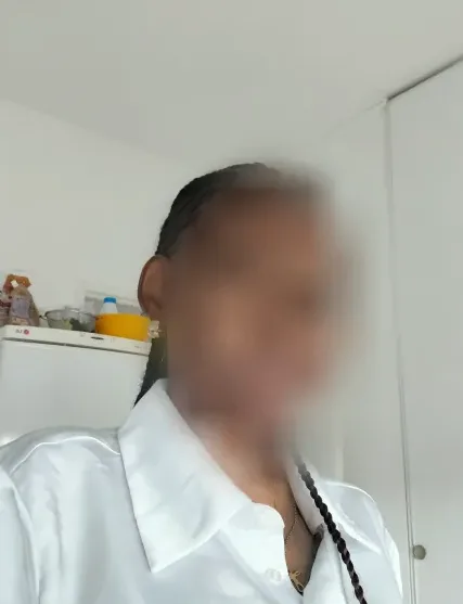 Helena, 34