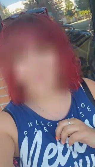 Isabella, 28