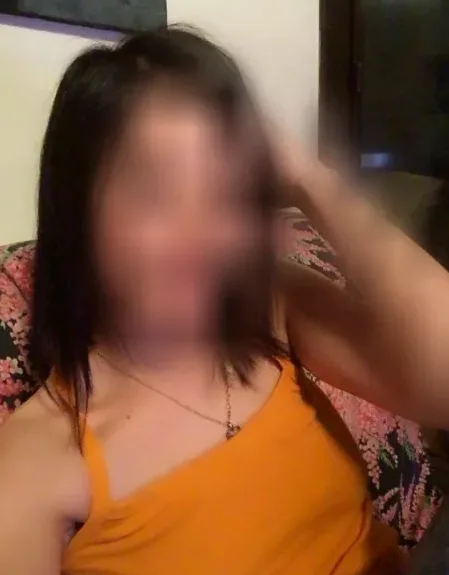 Marie, 32