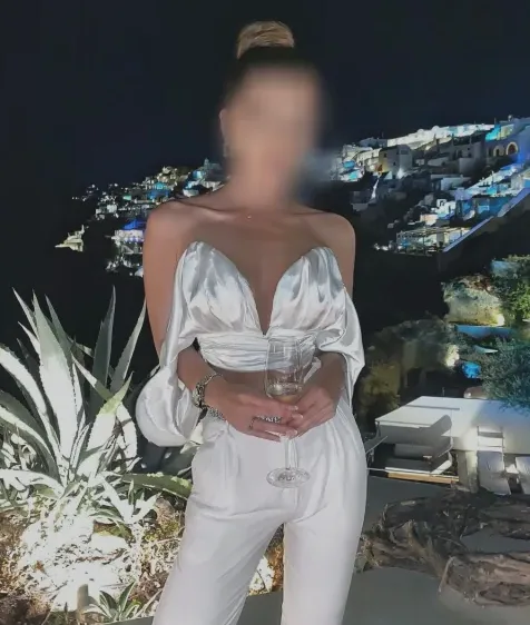 Sofia, 31
